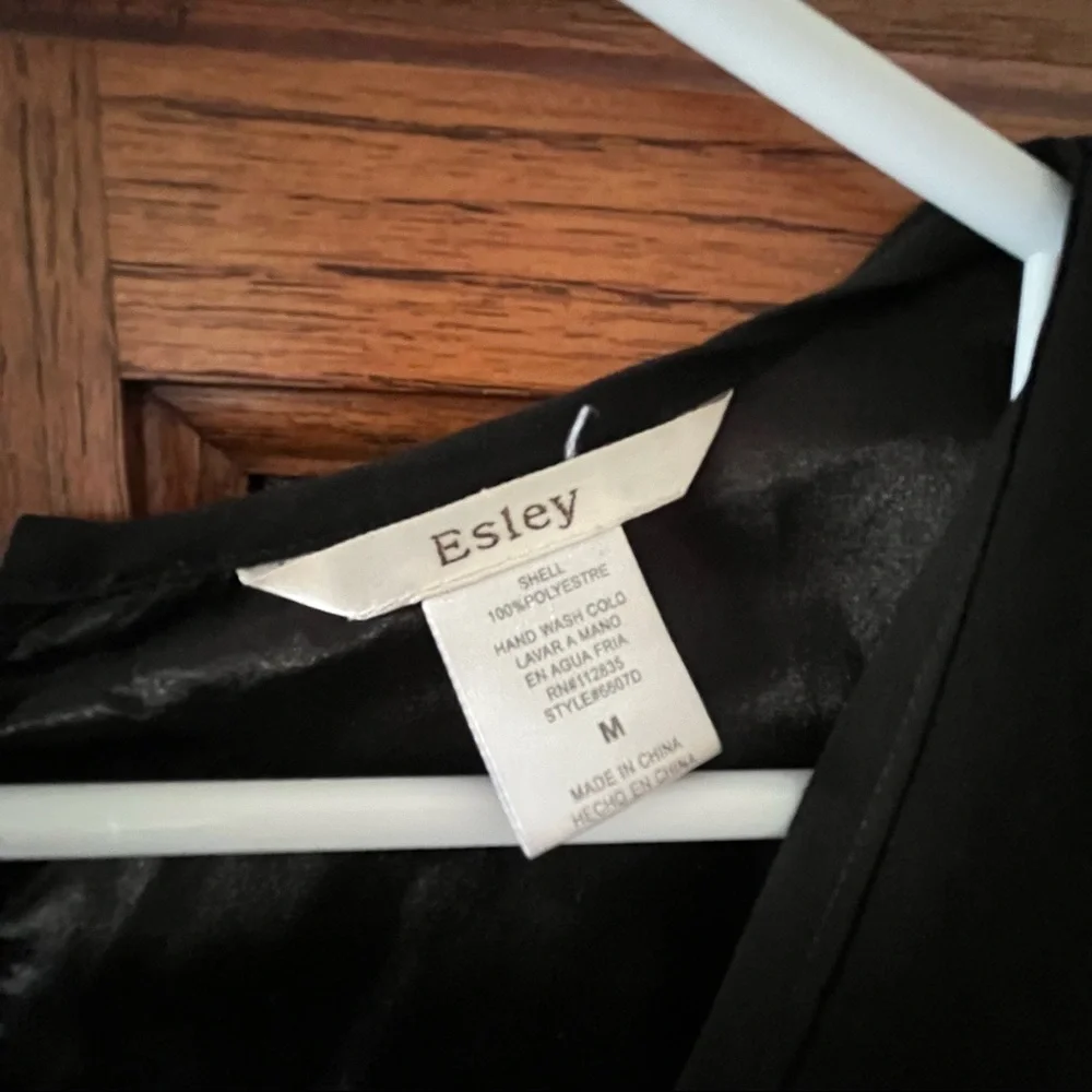 Esley Black Dress Size Medium - Picture 3 of 5